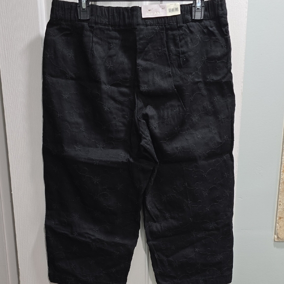 Black Embroidered Capris - Picture 6 of 10